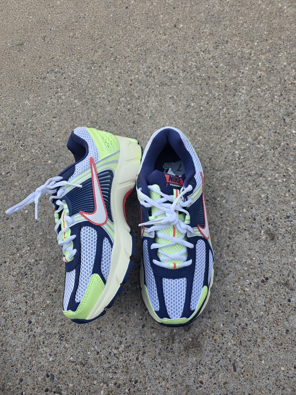 Nike Zoom Vomero 5 sneakers Men 7 Women 8.5 (40) - Picture 5 of 12